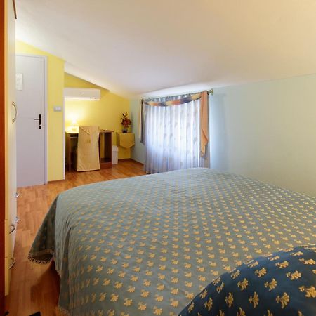 Holiday Home Nevena Buje Kamer foto