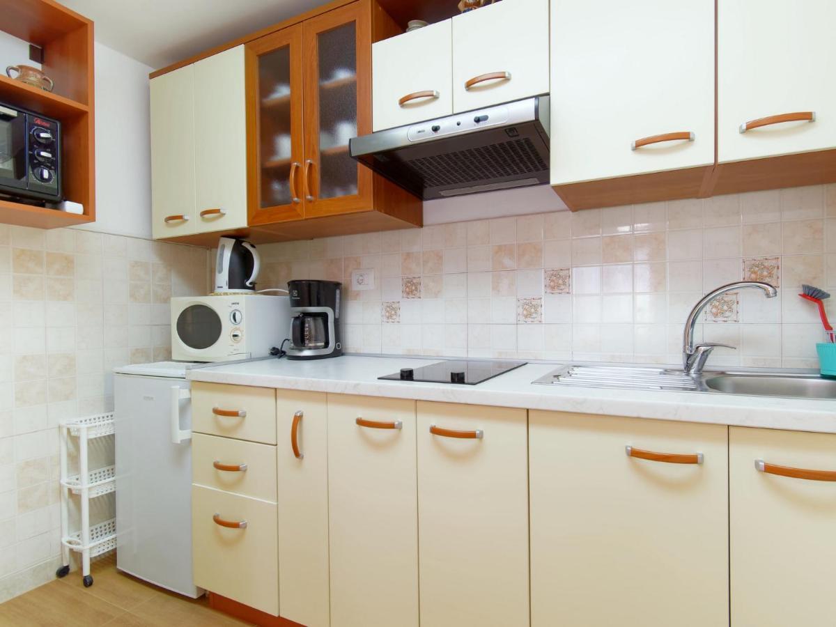 Holiday Home Nevena Buje Buitenkant foto