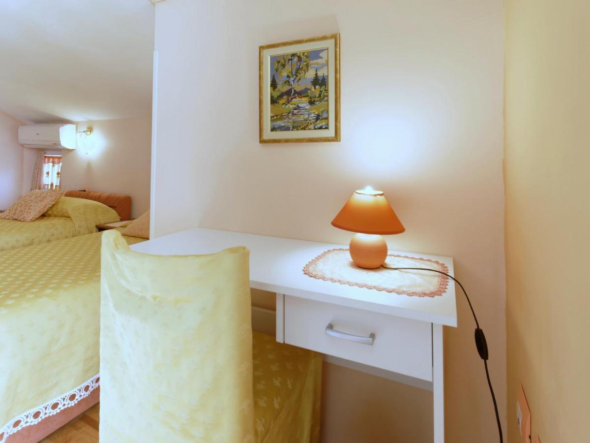 Holiday Home Nevena Buje Buitenkant foto