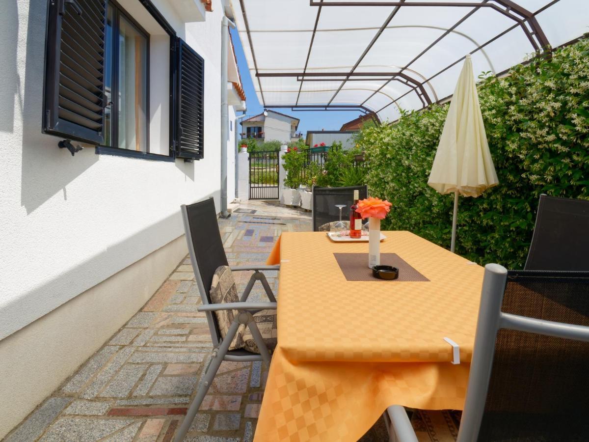 Holiday Home Nevena Buje Buitenkant foto